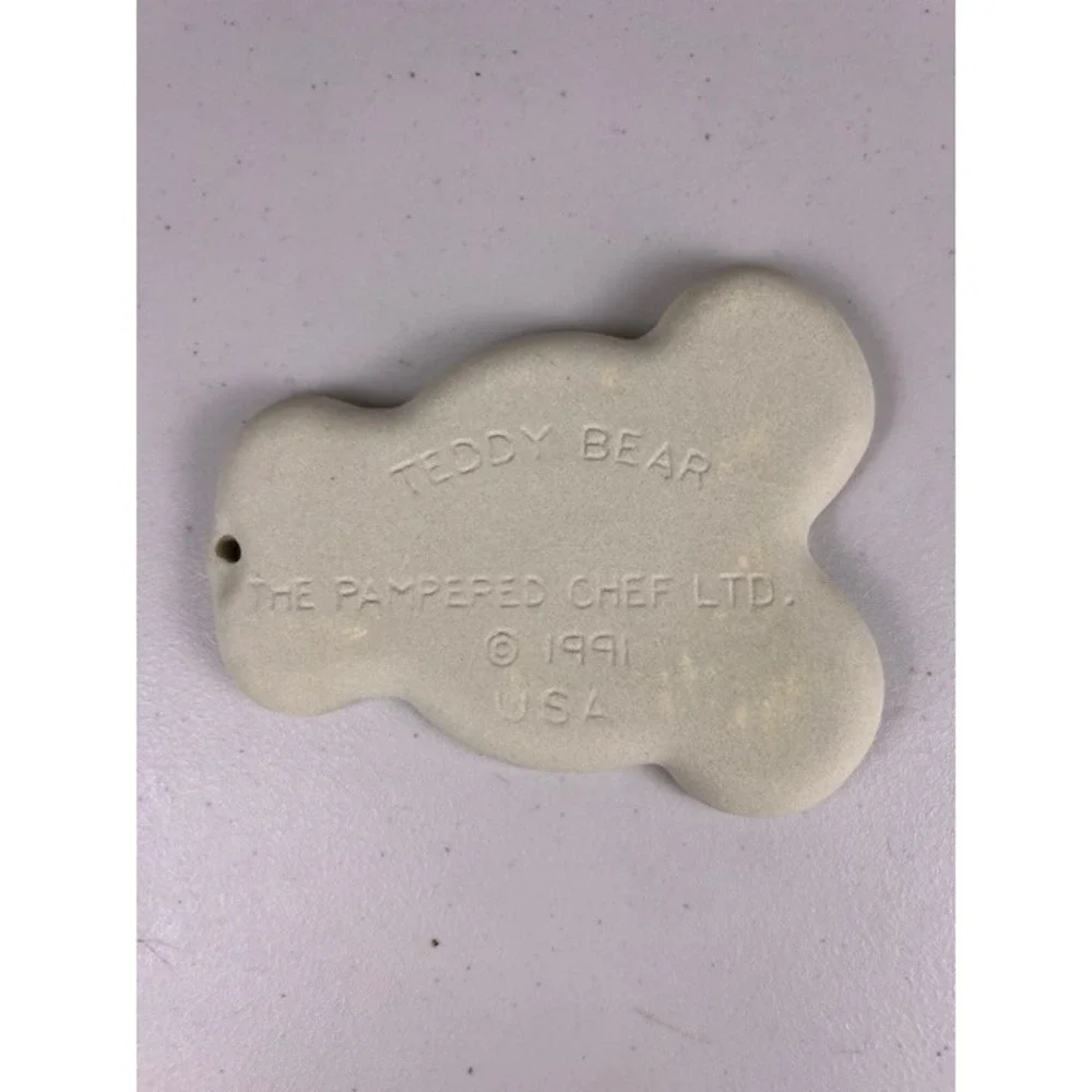 Pampered Chef Teddy Bear Clay Cookie Mold Vintage 1991 Stoneware with Recipes